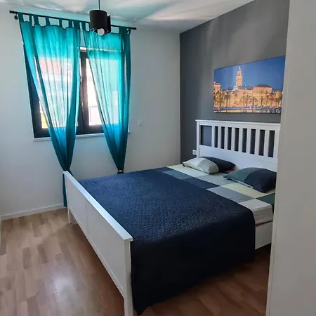 Spyro Apartament Podstrana
